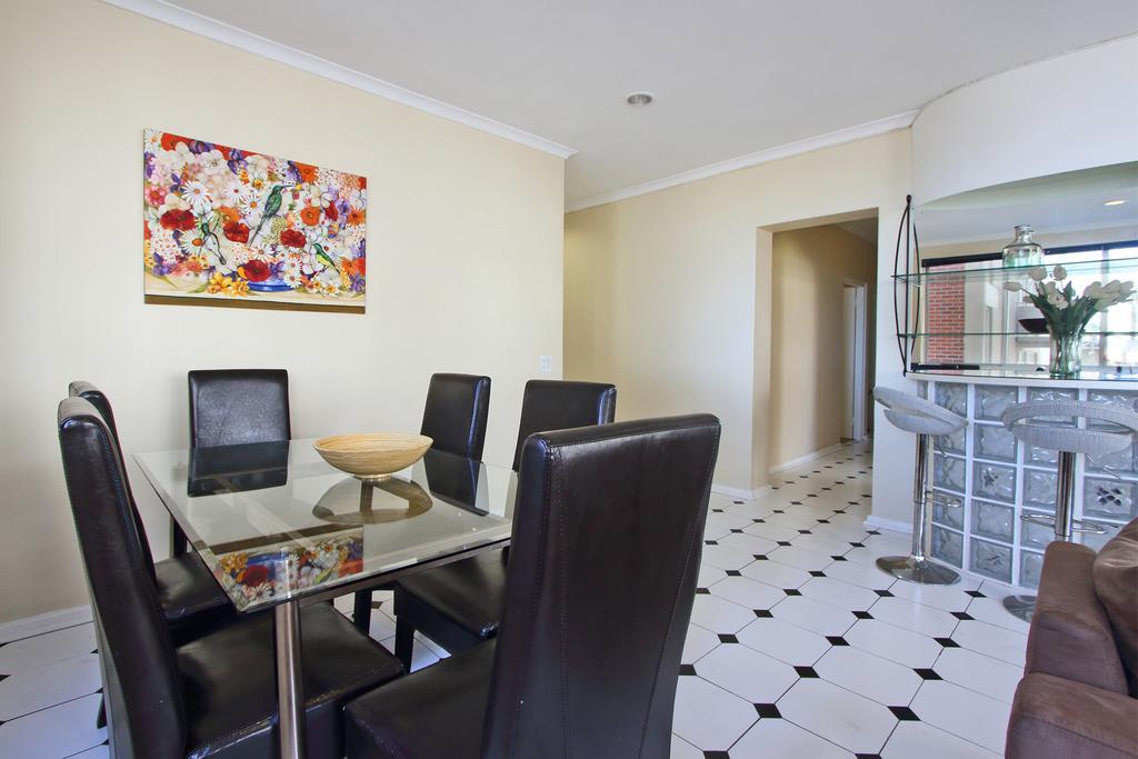 Berkeley Square Apartment Kaapstad Buitenkant foto
