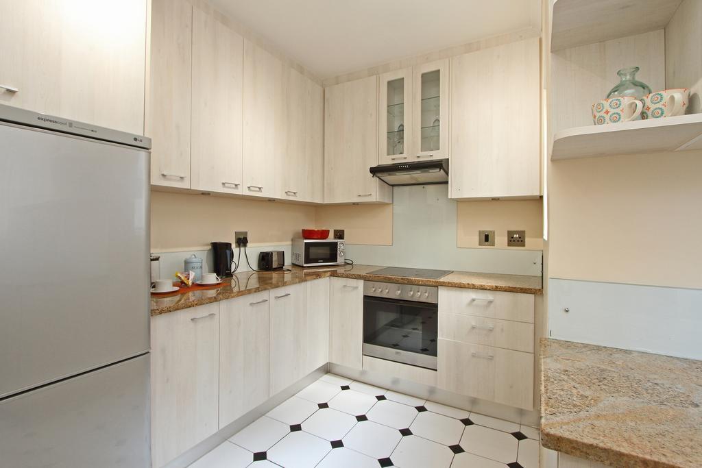 Berkeley Square Apartment Kaapstad Buitenkant foto